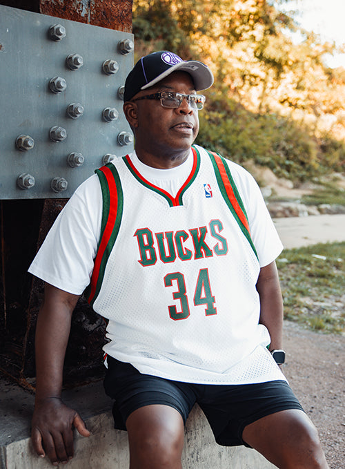 Mitchell & Ness HWC '13 Giannis Antetokounmpo Milwaukee Bucks Swingman Jersey-front model
