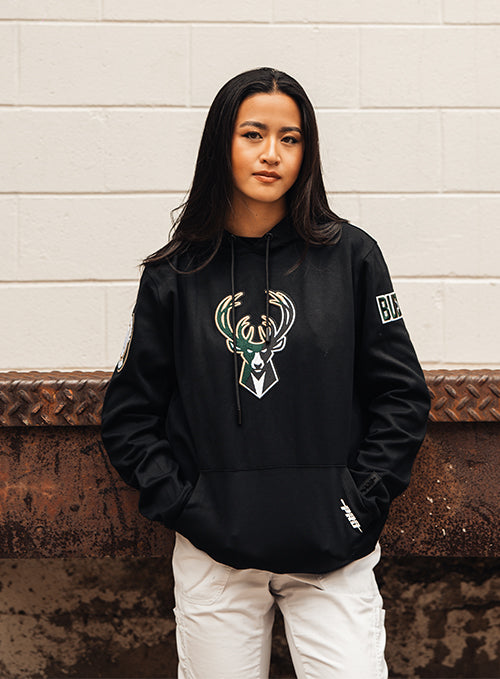 Pro Standard Split Logo Milwaukee Bucks Hooded Sweatshirt-model front