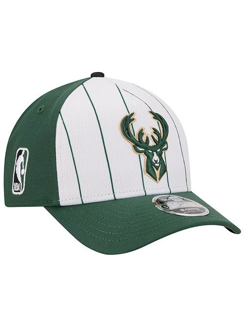 New Era 9Forty Tip Off 2025 Milwaukee Bucks Snapback Hat-rgiht