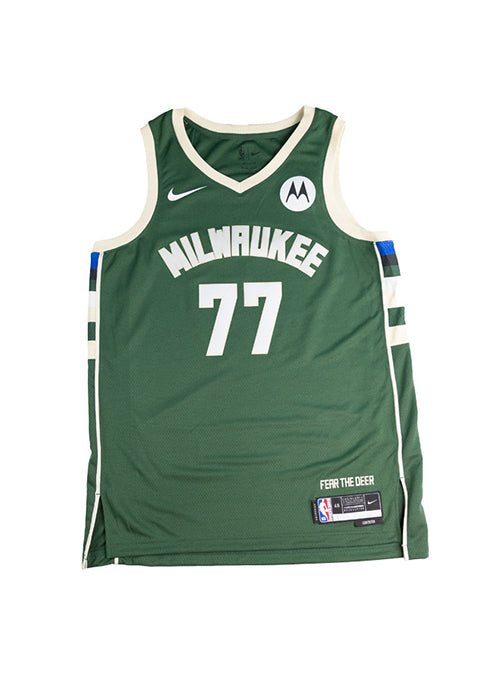 Signed Nike 2022 Icon Edition AJ Johnson Milwaukee Bucks Swingman Jersey-front