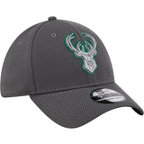 New Era 39Thirty Mesh Milwaukee Bucks Flex Hat
