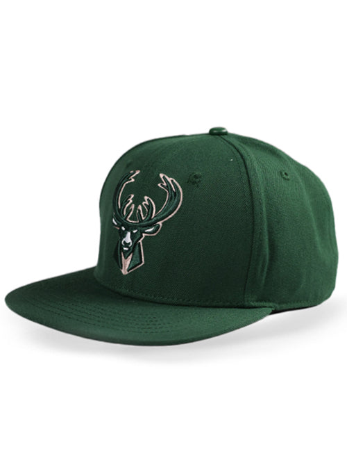 Pro Standard Classic Wool Green Milwaukee Bucks Snapback Hat-angled left