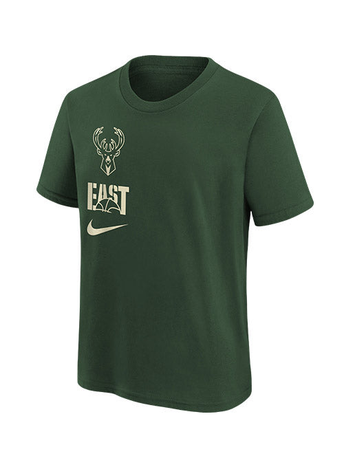 Youth Nike ESS VS Block Milwaukee Bucks T-Shirt In Green - Front View