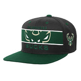 Youth Outerstuff Logo Bar Milwaukee Bucks Snapback Hat In Black & Green - Left Side View