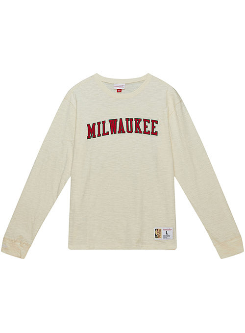 Mitchell & Ness HWC Slub Legendary Milwaukee Bucks Long Sleeve T-Shirt In Cream & Red - Front View