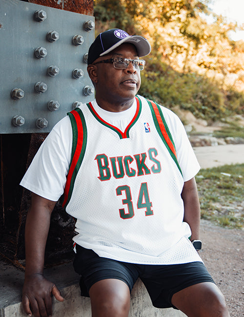 Mitchell & Ness HWC '13 Giannis Antetokounmpo Milwaukee Bucks Swingman Jersey-front model 