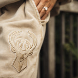 Pro Standard Classic Washed Milwaukee Bucks Sweatpants-model