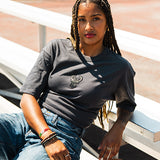 Nike Standard Issue Travel Milwaukee Bucks T-Shirt-model