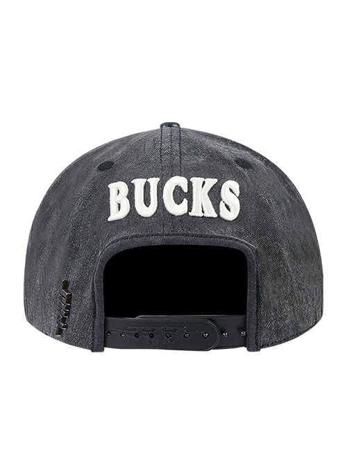 Pro Standard First Time Milwaukee Bucks Pro Snapback Hat-back