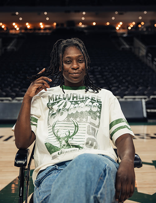 Women's The Wild Collective Vintage Milwaukee Bucks Drop Shoulder T-Shirt-model