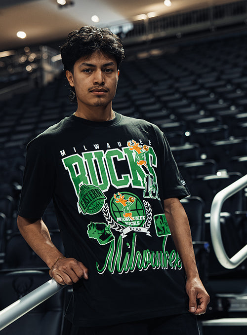 New Era Classics Black Milwaukee Bucks T-Shirt-model