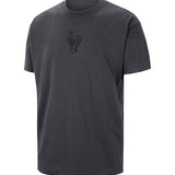 Nike Standard Issue Travel Milwaukee Bucks T-Shirt-front