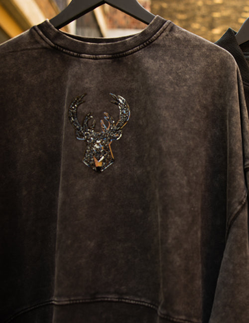 Women's Pro Standard Vanguard Milwaukee Bucks Washed Crewneck Sweatshirt-photoshoot