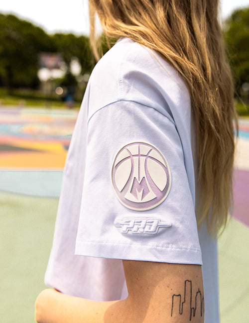 Women's Pro Standard Hologram Milwaukee Bucks Boxy T-Shirt-SLEEVE PATCH