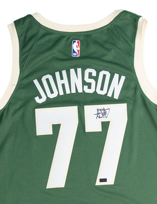 Signed Nike 2022 Icon Edition AJ Johnson Milwaukee Bucks Swingman Jersey-signature