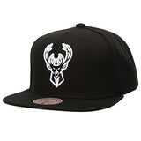 Mitchell & Ness Milwaukee Bucks Black and White Evergreen Snapback Hat-front