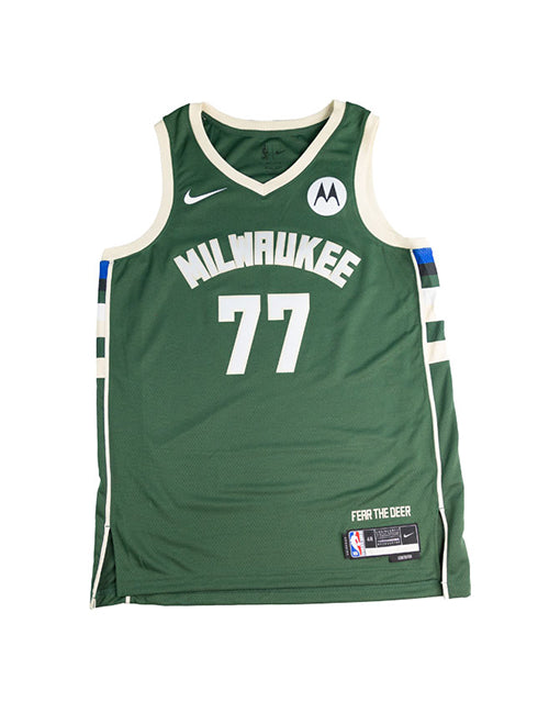 Signed Nike 2022 Icon Edition AJ Johnson Milwaukee Bucks Swingman Jersey-front