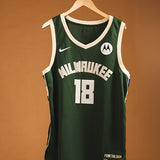 Signed Nike 2022 Icon Edition Kyle Kuzma Milwaukee Bucks Swingman Jersey-front