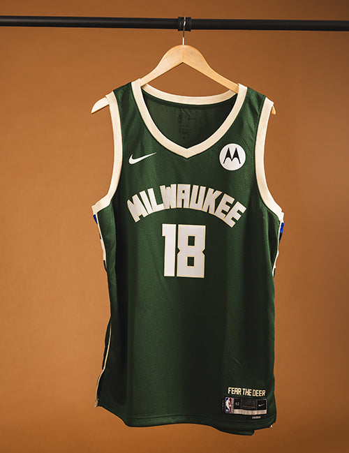 Signed Nike 2022 Icon Edition Kyle Kuzma Milwaukee Bucks Swingman Jersey-front