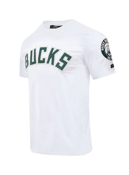Pro Standard Classic Chenille Milwaukee Bucks T-Shirt In White & Green - Front Left View