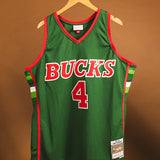 Signed Mitchell & Ness HWC '83 Sidney Moncrief Milwaukee Bucks Jersey-front