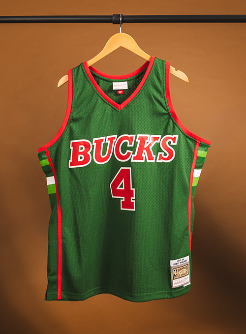 Signed Mitchell & Ness HWC '83 Sidney Moncrief Milwaukee Bucks Jersey-front