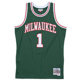 Mitchell & Ness Oscar Robertson Milwaukee Bucks HWC Swingman Jersey-front