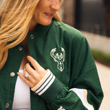 Starter Crinkle Pinnacle Milwaukee Bucks-Jacke für Damen