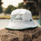 New Era Draft 2025 Milwaukee Bucks Bucket Hat-PHOTOSHOOT
