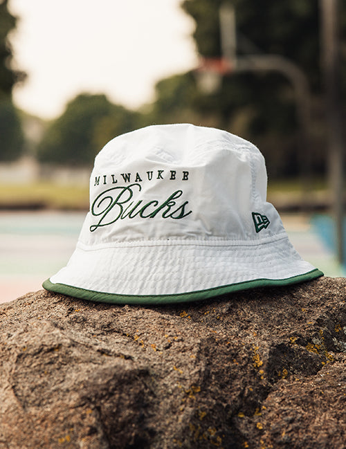 New Era Draft 2025 Milwaukee Bucks Bucket Hat-PHOTOSHOOT
