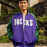 Mitchell & Ness HWC '93 Playmaker Milwaukee Bucks Satin Jacket - model 