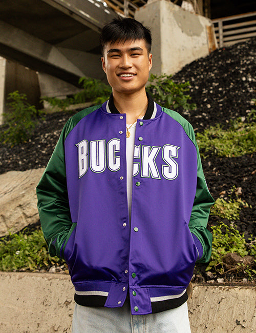 Mitchell & Ness HWC '93 Playmaker Milwaukee Bucks Satin Jacket - model 