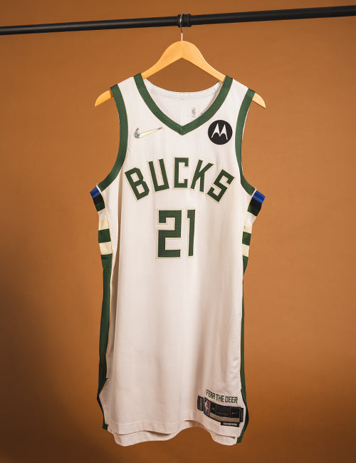 Signed Game Used 2022 Association Edition Jrue Holiday Milwaukee Bucks Authentic jersey-front