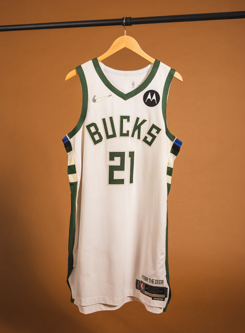 Signed Game Used 2022 Association Edition Jrue Holiday Milwaukee Bucks Authentic jersey-front
