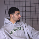 Nike Standard Issue Evergreen+ Grey Milwaukee Bucks Hooded Sweatshirt