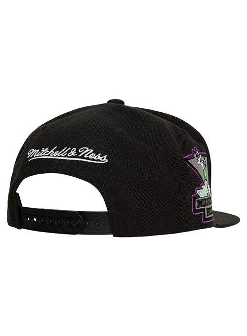 Mitchell & Ness Uo Exclusive Milwaukee Bucks Washed Baseball Hat for Men