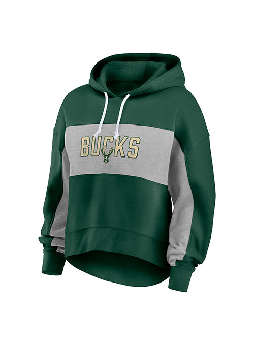 Women's Fanatics Stat Sheet Green Milwaukee Bucks Hooded Sweatshirt- Front View 