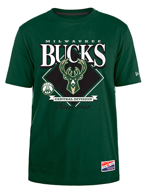 New Era Throwback Diamond Milwaukee Bucks T-Shirt in Green - Front View