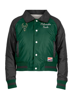 Women's New Era Throwback Sherpa Milwaukee Bucks Jacket in Green and Black - Front View