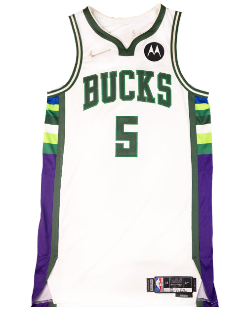 Game-Used Nike 2021-22 City Edition Jevon Carter Milwaukee Bucks Authentic Jersey-front