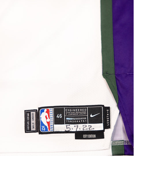 Game-Used Nike 2021-22 City Edition Jevon Carter Milwaukee Bucks Authentic Jersey-tag