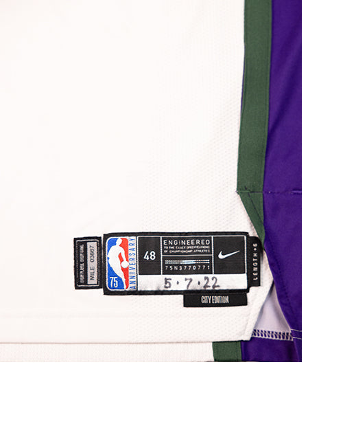 Game-Used Nike 2021-22 City Edition Wesley Matthews Milwaukee Bucks Authentic Jersey-tag