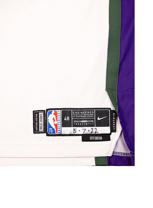 Game-Used Nike 2021-22 City Edition Wesley Matthews Milwaukee Bucks Authentic Jersey-tag