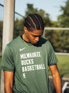 Nike Dri-FIT Essential Practice 23 On Court Fir Milwaukee Bucks T-Shirt