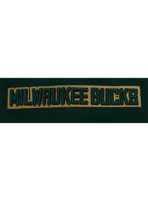 Pro Standard Crest Emblem Green Milwaukee Bucks T-Shirt - Zoomed in Right Arm Patch View