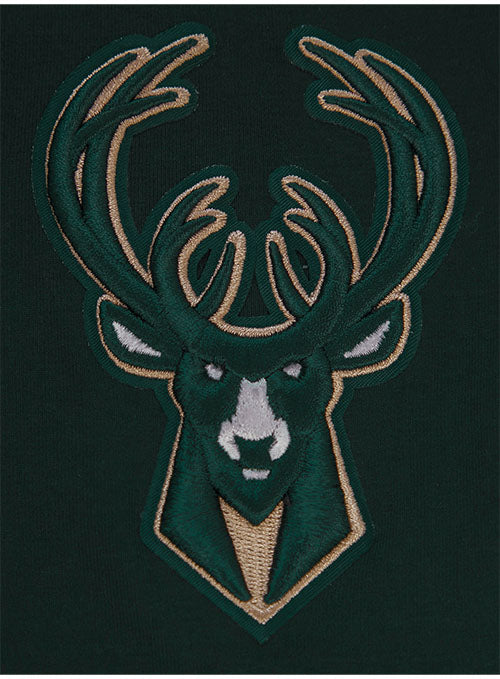 Pro Standard Crest Emblem Green Milwaukee Bucks T-Shirt - Zoomed in Left Arm Patch View