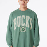 New Era Oversized Long Sleeve Injection Milwaukee Bucks T-Shirt-front