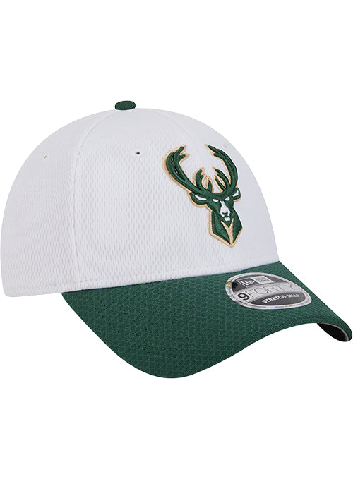 New Era 9Forty 2-Tone Color Dash Milwaukee Bucks Adjustable Hat-angled right