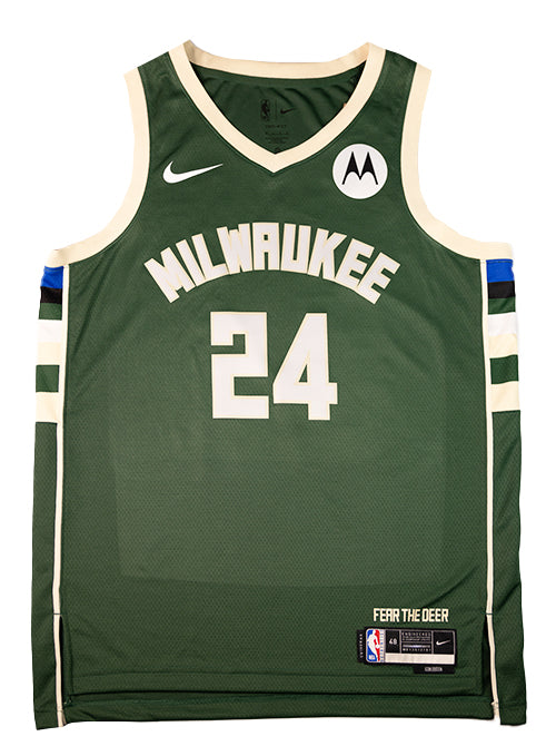 Signed Nike Icon Edition Pat Connaughton Milwaukee Bucks Swingman Jersey-front