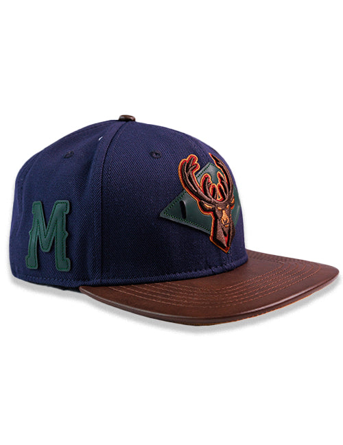 Pro Standard Alumni Dark Blue Milwaukee Bucks Snapback Hat-RIGHT
